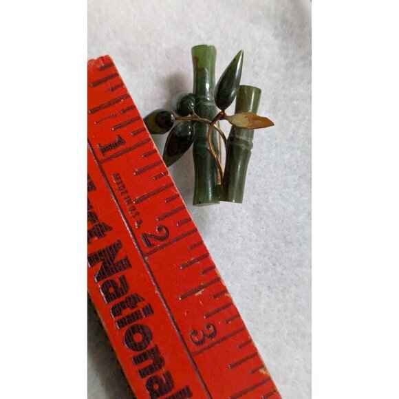 Vintage  bamboo Carved Nephrite Jade branch & leaves gold tone brooch/pin - Picture 7 of 7